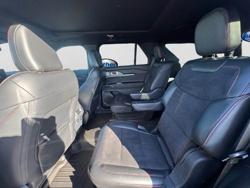 Used 2025 Ford Explorer ST AWD/4WD image 11