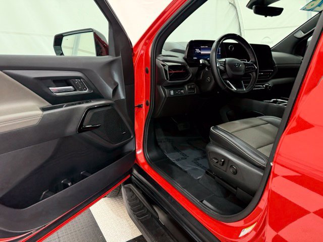 Used 2026 Chevrolet Silverado EV Trail Boss AWD/4WD image 32