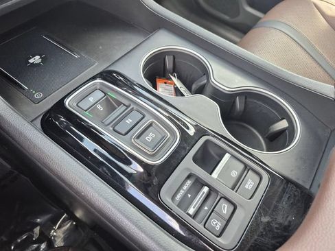 Used 2023 Honda Pilot Elite image 22
