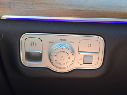 Used 2024 Mercedes-Benz GLS 450 4MATIC image 39