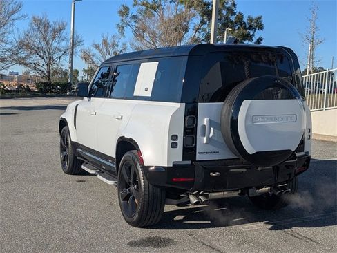 Used 2023 Land Rover Defender 110 V8 image 7