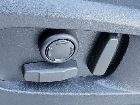 Certified 2025 Land Rover Defender 110 S image 26