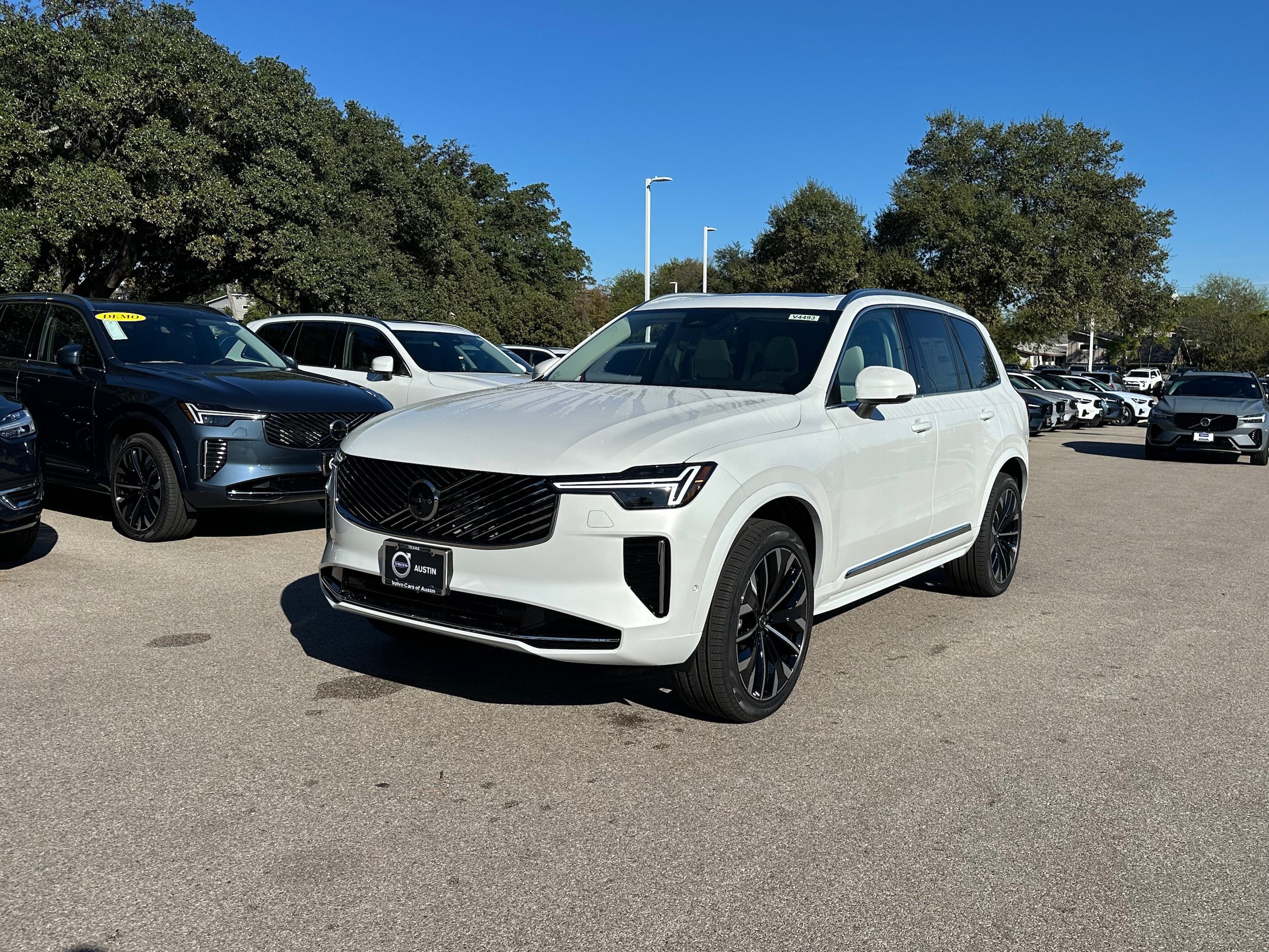 Used 2026 Volvo XC90 B6 Ultra w/ Protection Package AWD/4WD image 2