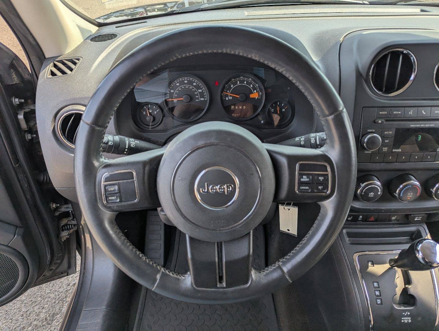 Used 2014 Jeep Patriot Latitude FWD image 13