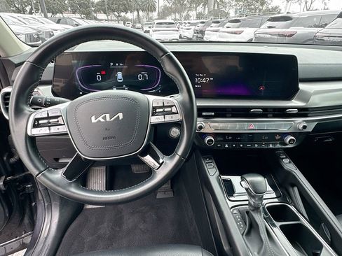 Used 2025 Kia Telluride S image 12