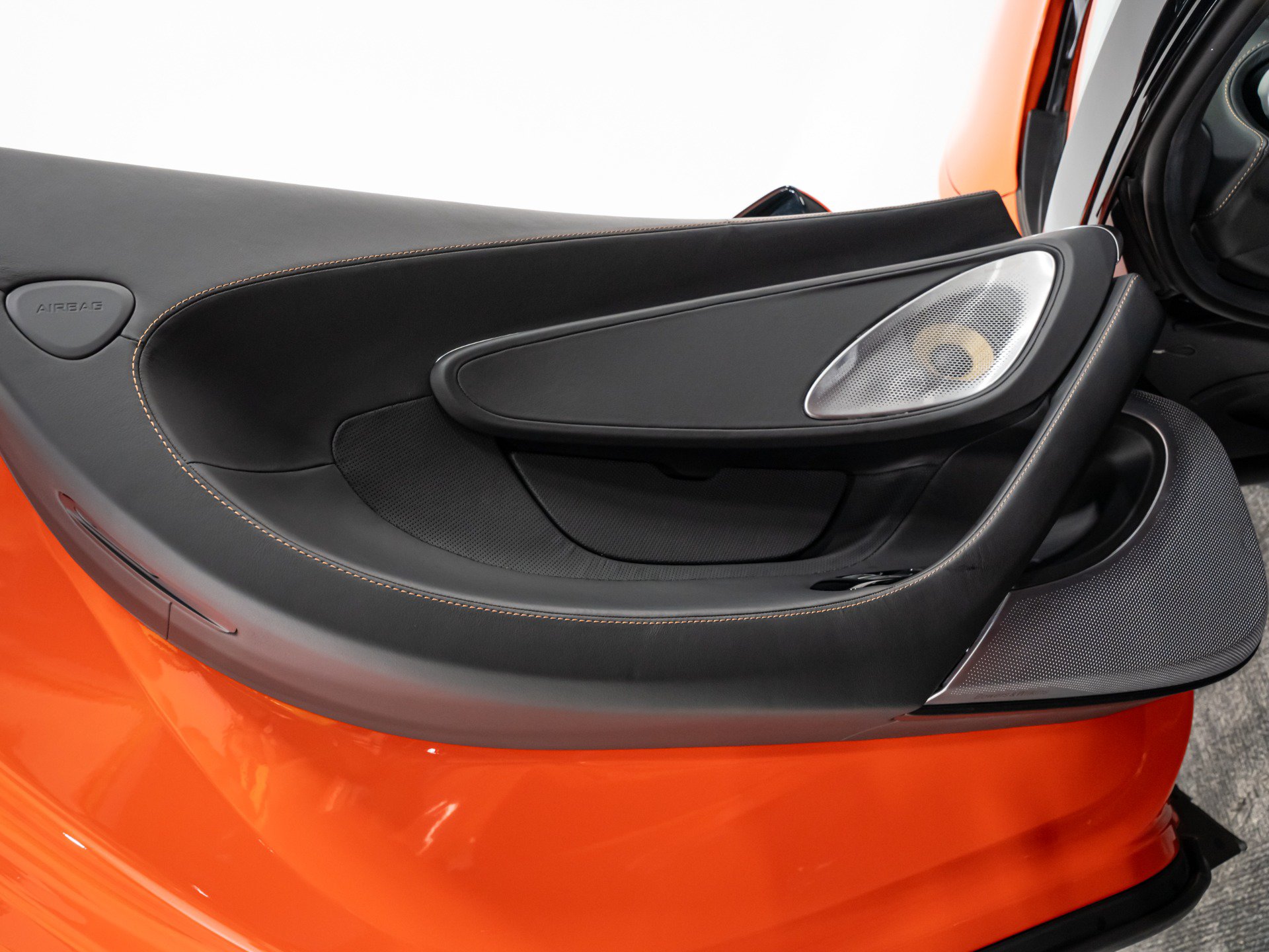 Used 2023 McLaren GT RWD image 29