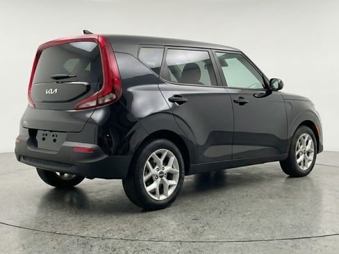 Used 2025 Kia Soul LX w/ LX Technology Package image 9