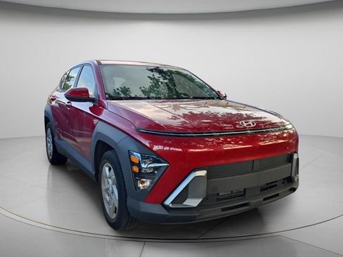 Used 2024 Hyundai Kona SE FWD image 4
