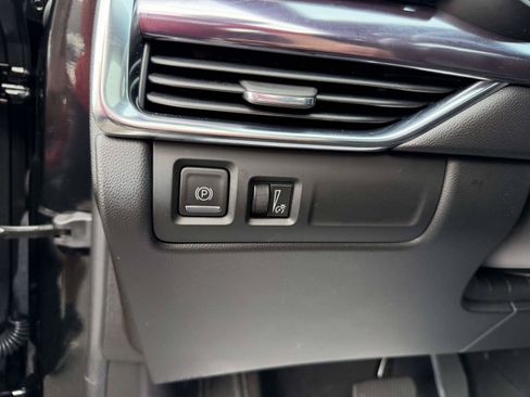 Certified 2023 Cadillac XT4 Luxury w/ Cold Weather Package AWD/4WD image 21