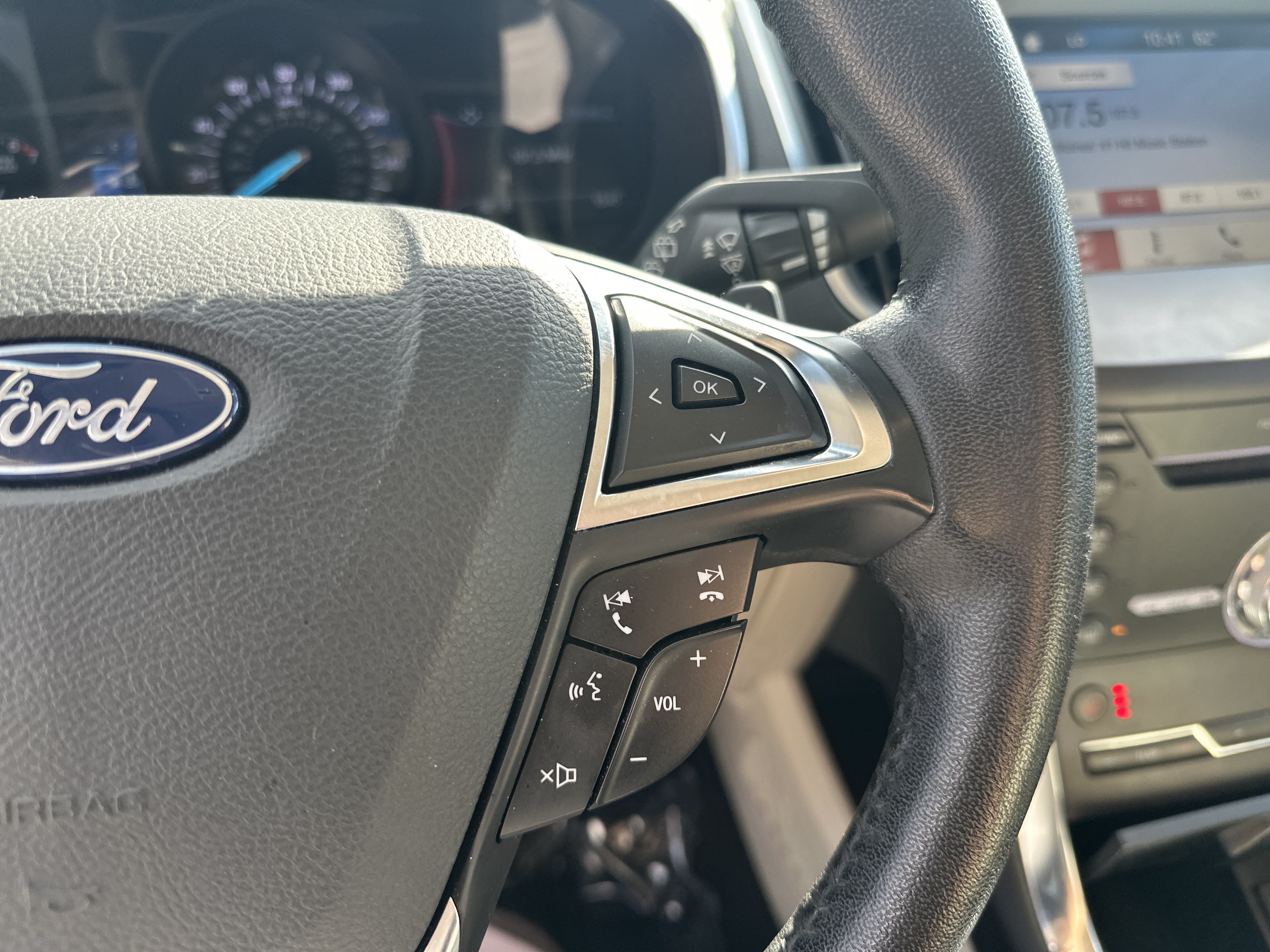 Used 2019 Ford Edge Titanium AWD/4WD image 23