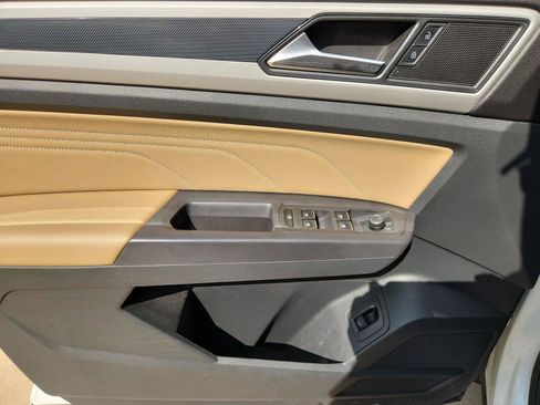 Used 2021 Volkswagen Atlas Cross Sport SE w/ Panoramic Sunroof Package FWD image 22