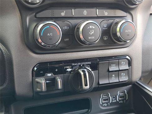 Used 2022 RAM 1500 Big Horn AWD/4WD image 31
