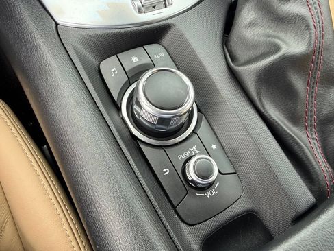 Used 2016 MAZDA MX-5 Miata Grand Touring RWD image 16