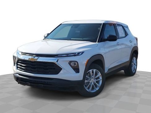 Certified 2025 Chevrolet TrailBlazer LS w/ LS Convenience Package FWD image 1