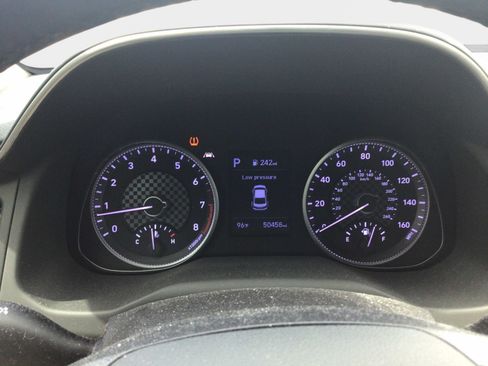 Used 2020 Hyundai Elantra Limited FWD image 10