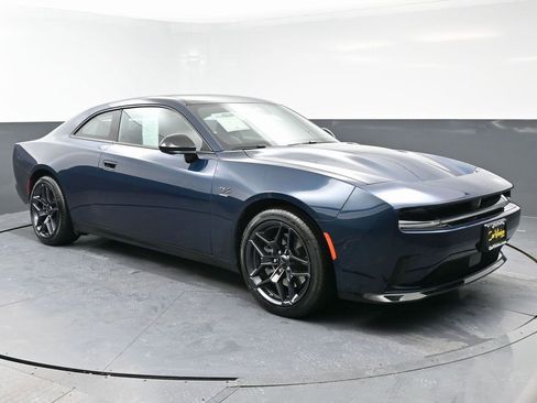 Used 2024 Dodge Charger R/T w/ Plus Group image 3