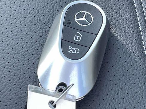 New 2026 Mercedes-Benz C 300 4MATIC Sedan image 4