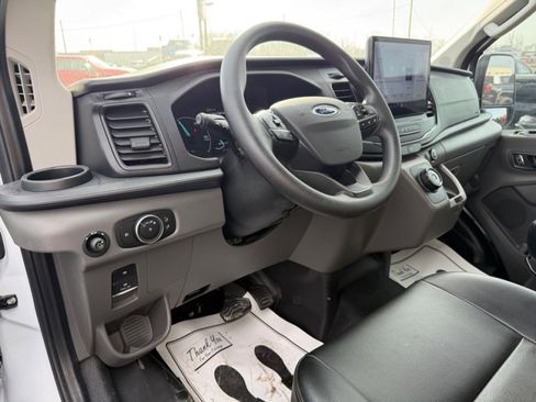 Used 2023 Ford E-Transit Low Roof image 13