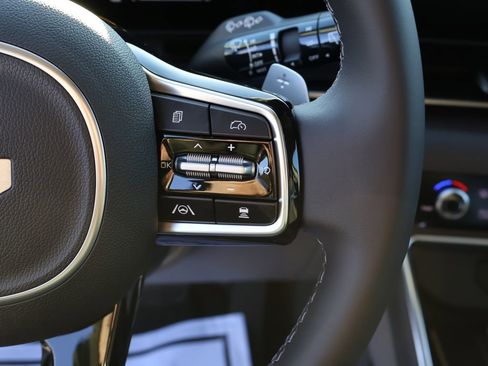 New 2026 Kia Carnival EX image 32