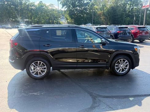 Used 2022 GMC Terrain SLT AWD/4WD image 9