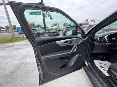 Used 2019 Chevrolet Blazer LT FWD image 8