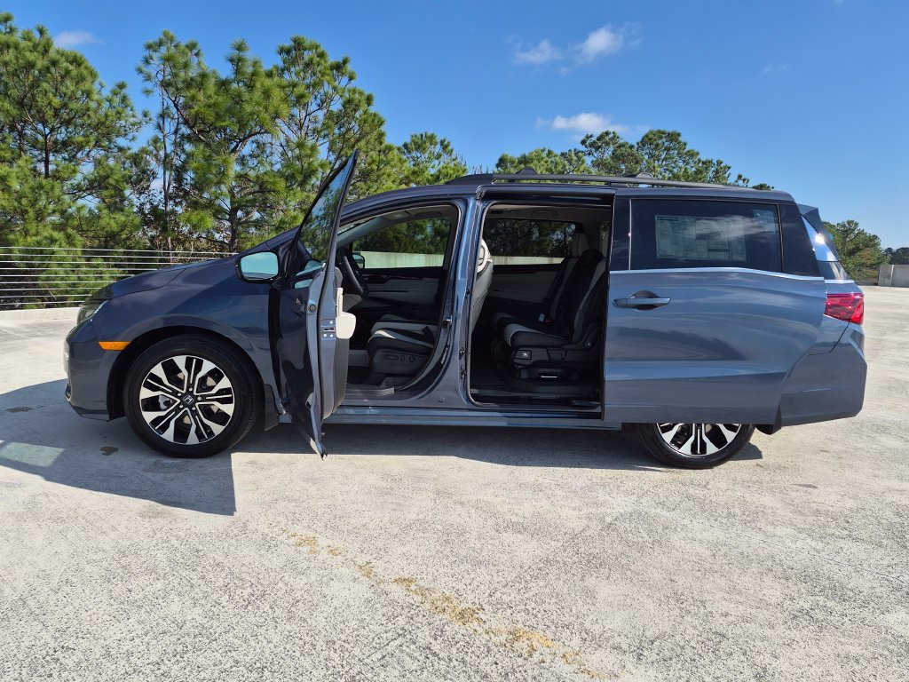 New 2027 Honda Odyssey Elite image 4