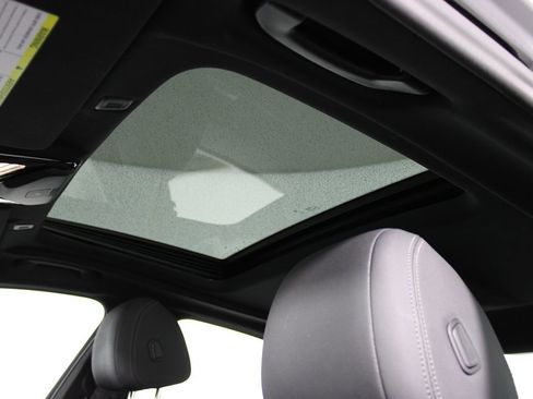 Used 2023 BMW 530i w/ M Sport Package image 10