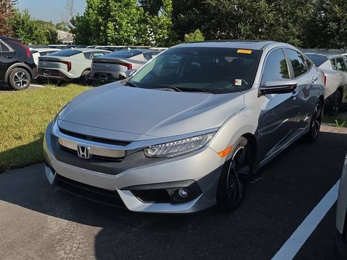 Used 2016 Honda Civic Touring image 3