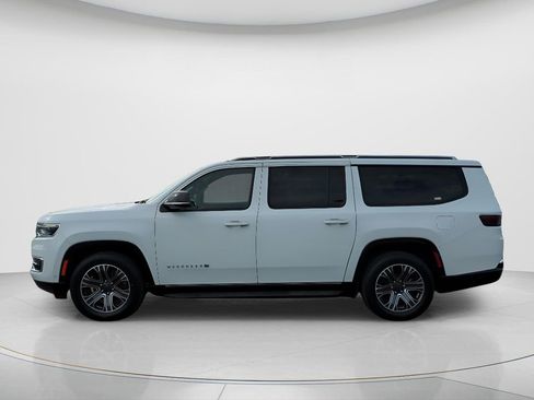 Used 2023 Jeep Wagoneer L Series II AWD/4WD image 8