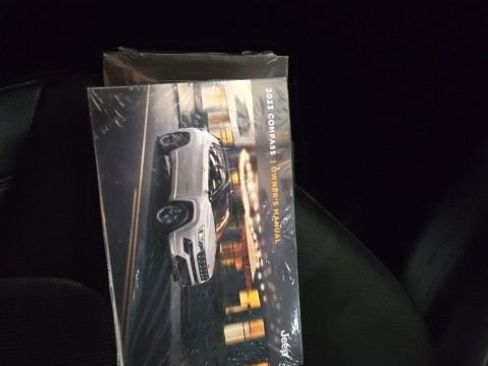 Used 2023 Jeep Compass Limited image 31