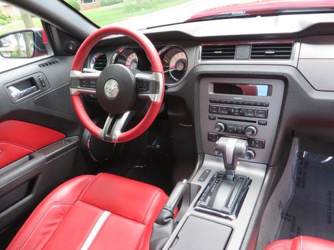 Used 2011 Ford Mustang GT Premium w/ GT Coupe Accessory Pkg 5 image 14