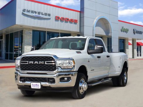 Used 2024 RAM 3500 Big Horn image 2