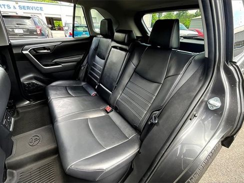 Used 2021 Toyota RAV4 XLE Premium image 55