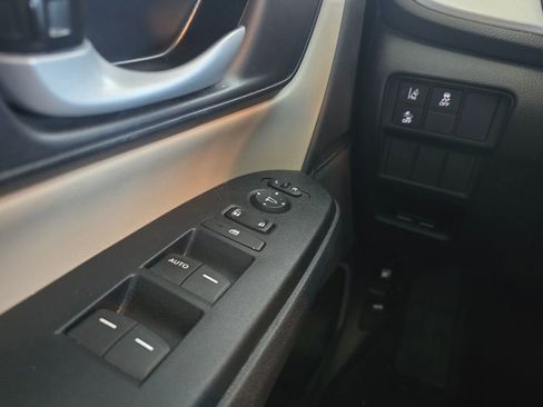 Used 2022 Honda CR-V LX image 6
