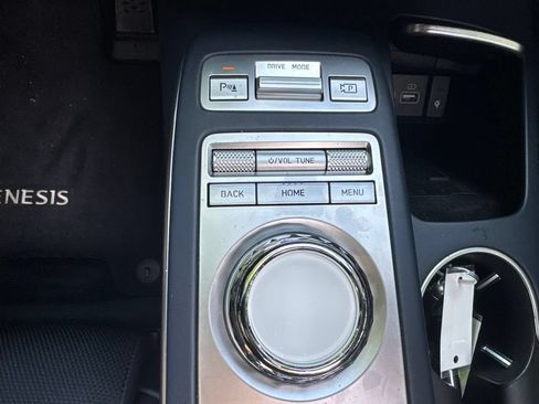 Used 2023 Genesis GV70 2.5T w/ Sport Prestige Package AWD/4WD image 16