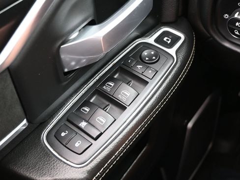 Used 2020 RAM 2500 Laramie w/ Night Edition image 24