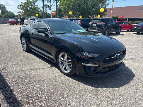 Used 2020 Ford Mustang Premium w/ Equipment Group 201A RWD image 3