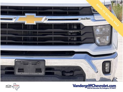 Used 2025 Chevrolet Silverado 2500 LT w/ Convenience Package AWD/4WD image 6