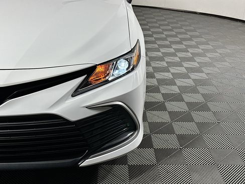 Used 2023 Toyota Camry LE image 9