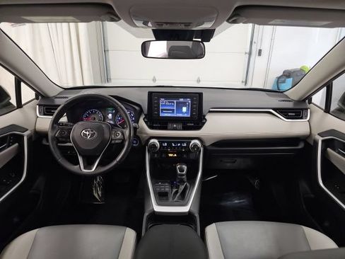 Used 2019 Toyota RAV4 XLE Premium w/ Cold Weather Package AWD/4WD image 31