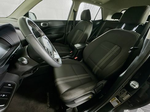 Used 2023 Hyundai Venue SEL image 13