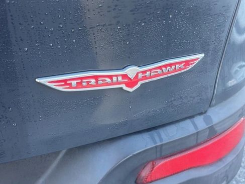 Used 2016 Jeep Cherokee Trailhawk w/ Comfort/Convenience Group image 12