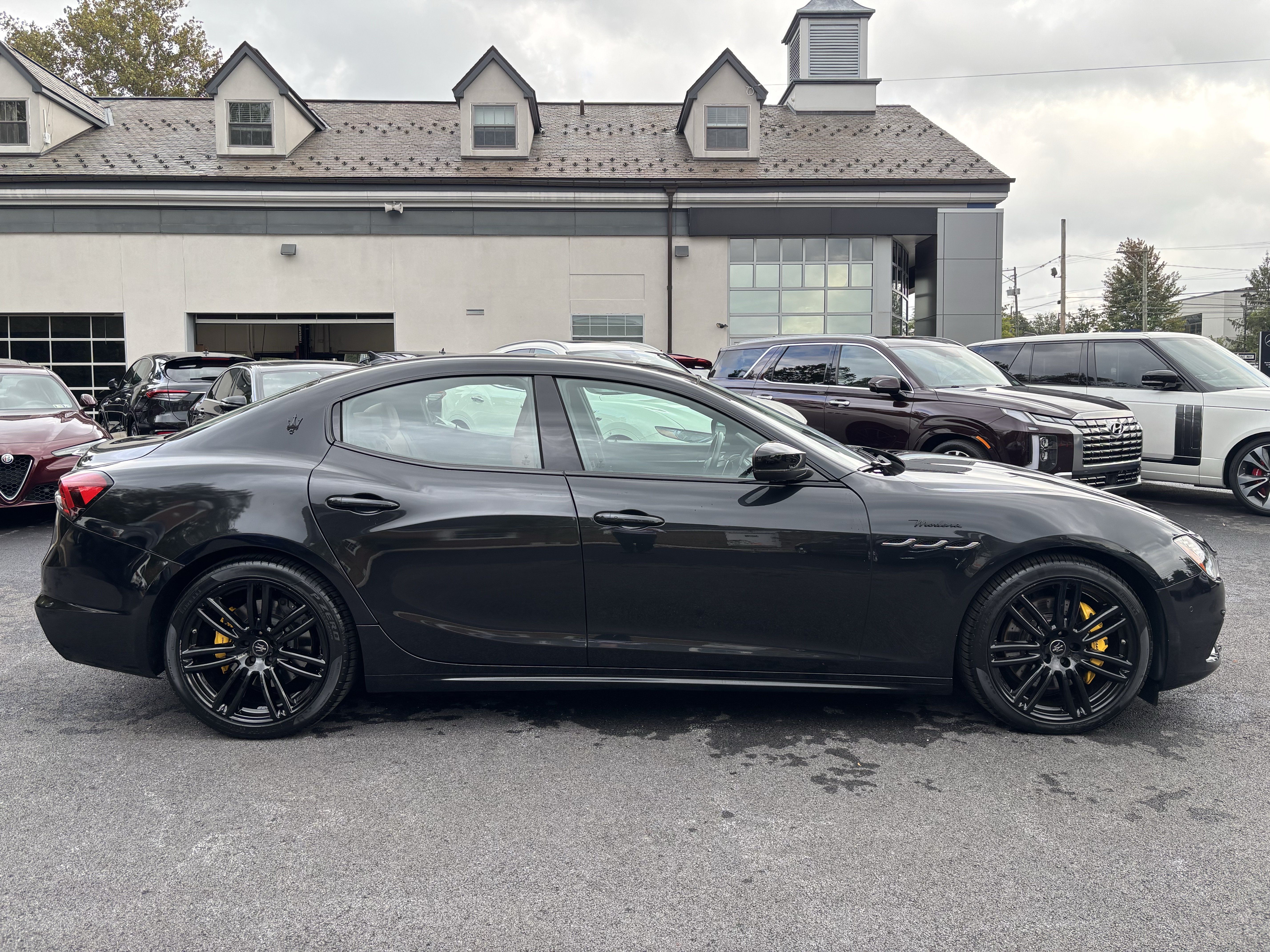 Used 2022 Maserati Ghibli Modena Q4 AWD/4WD image 13