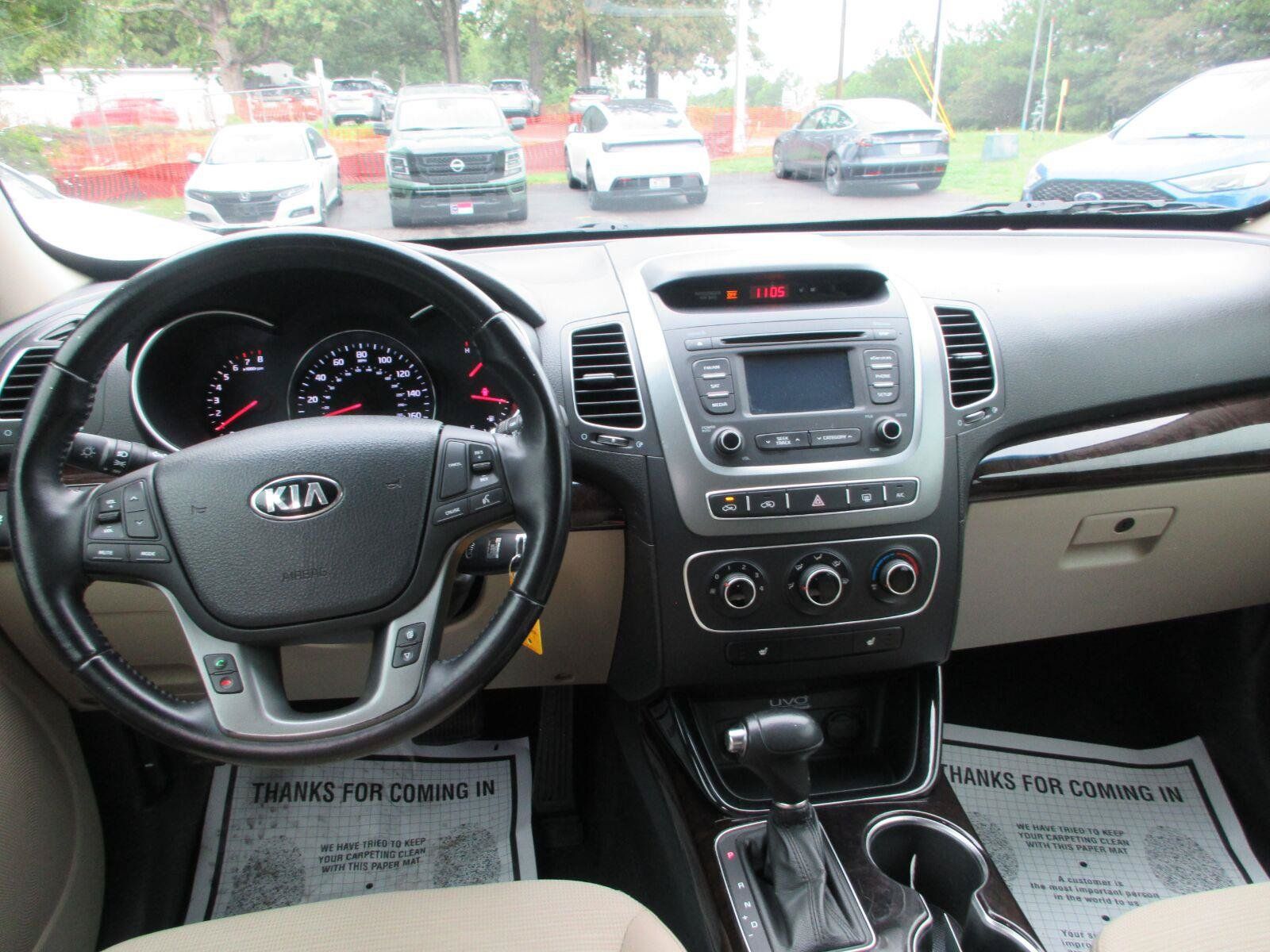 Used 2014 Kia Sorento LX FWD image 11