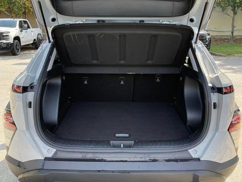 Used 2025 Hyundai Kona SEL FWD image 7