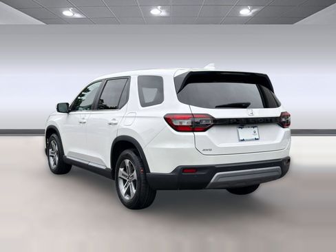 Used 2024 Honda Pilot EX-L image 3