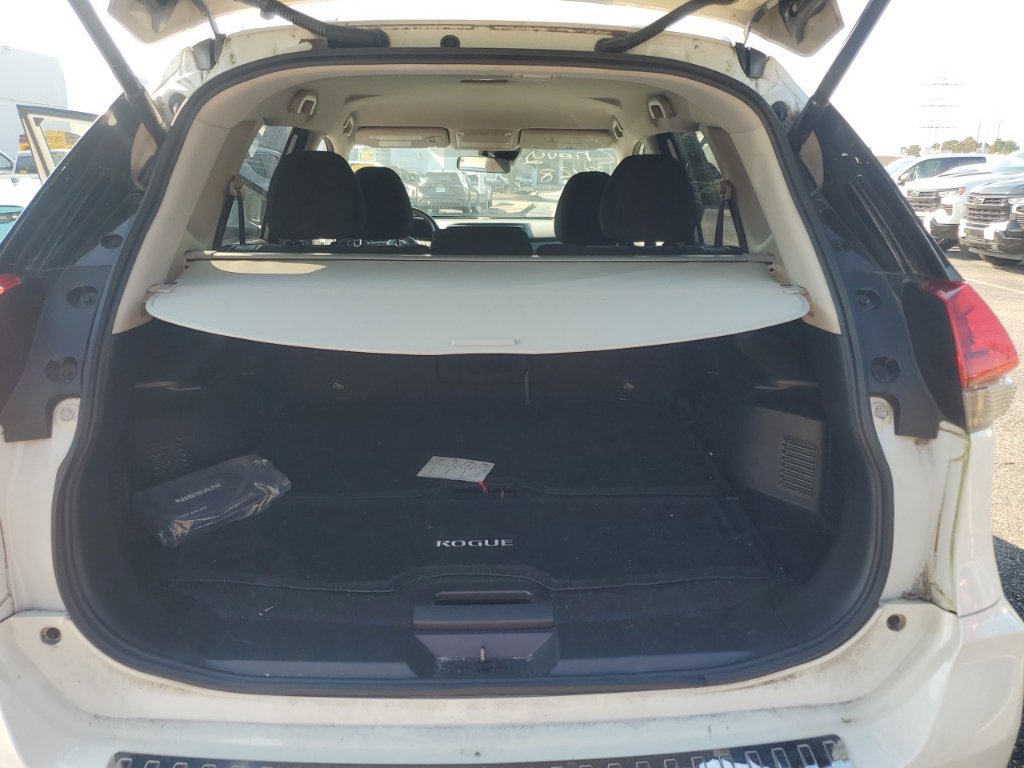 Used 2020 Nissan Rogue SV FWD image 15
