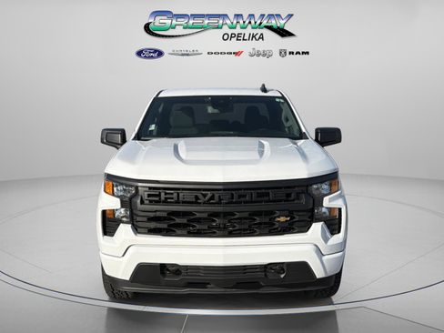 Used 2024 Chevrolet Silverado 1500 Custom image 2