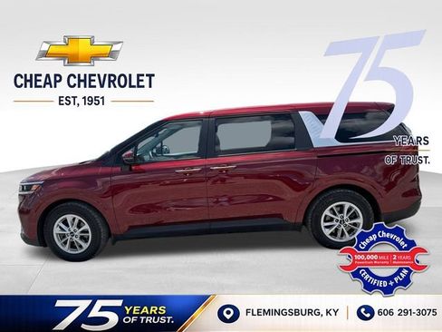 Used 2024 Kia Carnival LX FWD image 1