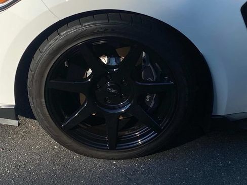 Used 2019 Ford Mustang Shelby GT350 w/ Technology Package RWD image 6